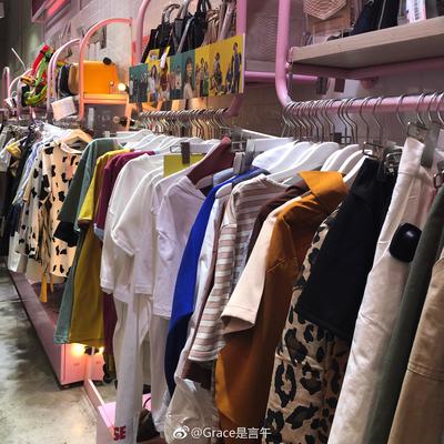 曼谷saim center附近的網(wǎng)紅服裝店打卡～P1-3叫什么daddy 衣服風(fēng)格比|可愛 .