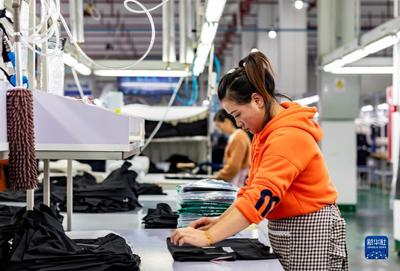 全力趕訂單 年末生產(chǎn)忙